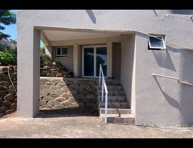 BUSINESS PROPERTY TO RENT IN LAWRENCE ROCKS